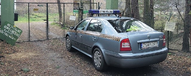 Na przełomie roku 2013 i 2014 pracownicy ZTPZ odmówili wpuszczenia na teren schroniska urzędników chcących przeprowadzić kontrolę. Aby dostali się do środka, niezbędna była interwencja straży miejskiej.