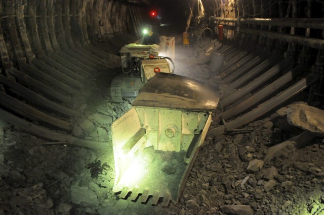 W 2014 roku grupa LW Bogdanka zatrudniała 4319 górników, z tego 525 osób w spółce RG Bogdanka