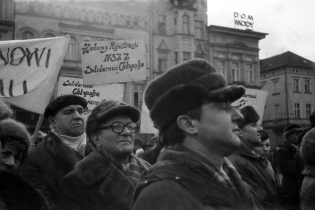 Strajk chłopski na Starym Rynku w Bydgoszczy.