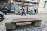 90-latek z Bydgoszczy: W centrum potrzeba więcej ławek. Sprawdzamy, ile ich jest