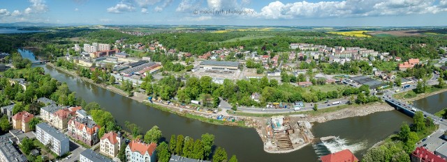 Panorama terenu dawnego zakładu produkcji samochodów w Nysie.