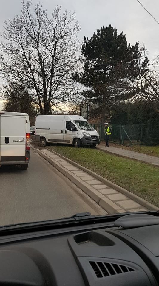 Kraków. Wypadek na Kocmyrzowskiej spowodował spore utrudnienia[AKTUALIZACJA]