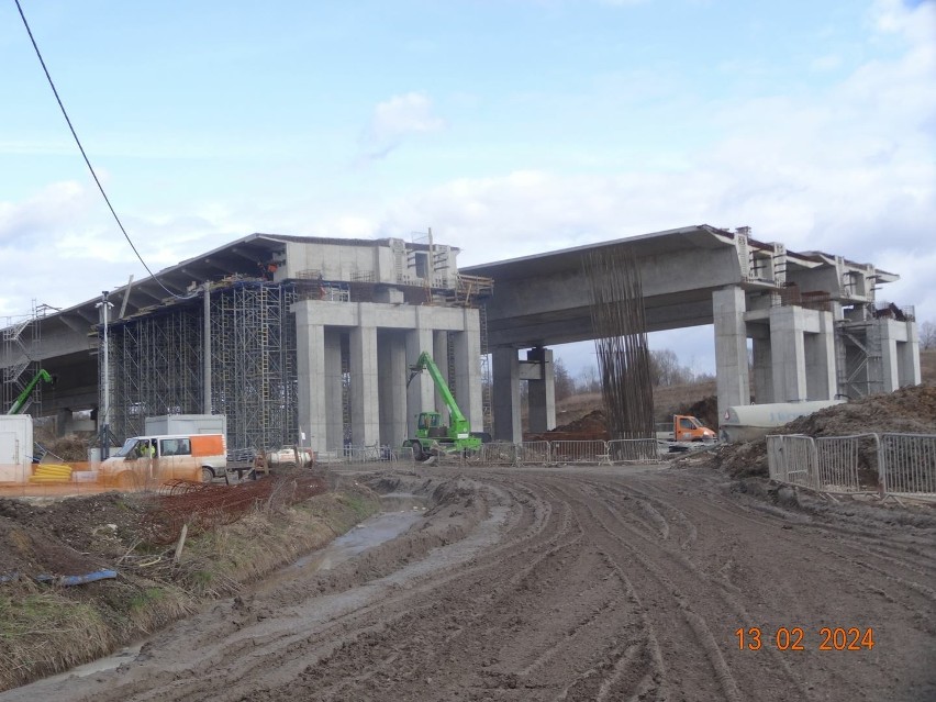 Budowa S7 Widoma - Kraków. Rozpoczęło się przerzucanie wiaduktu tramwajowego