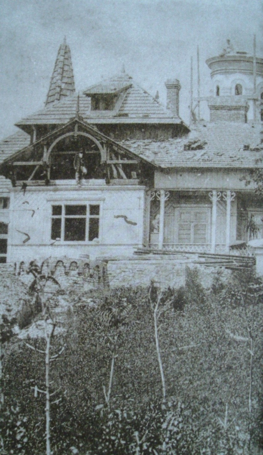 Dworek w Oblęgorku podczas remontu w 1901 roku