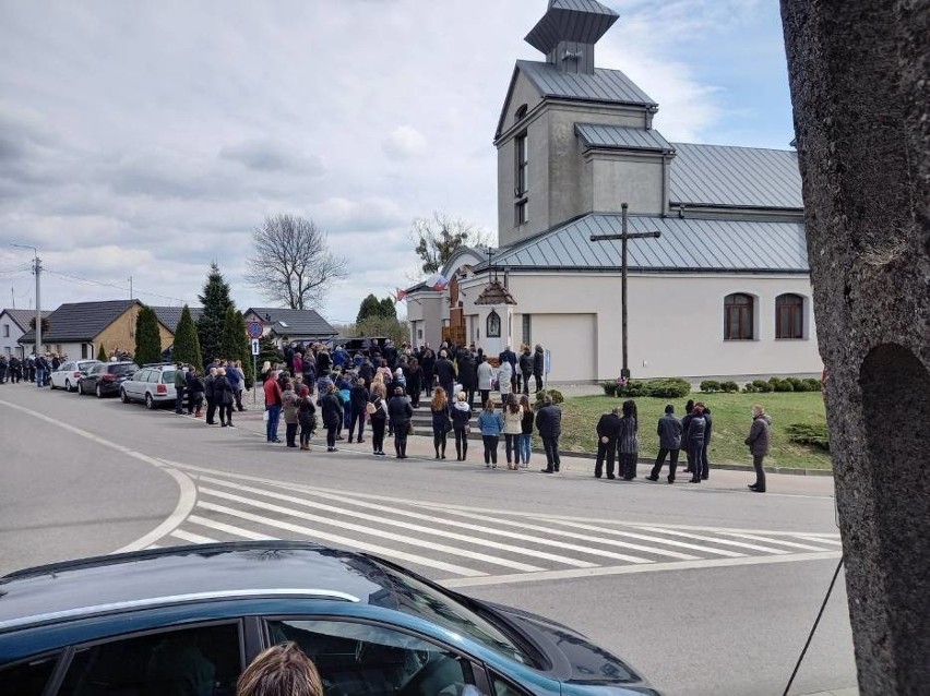 Odbył się pogrzeb 12-letniej Mai. Dziewczynka 1 kwietnia...