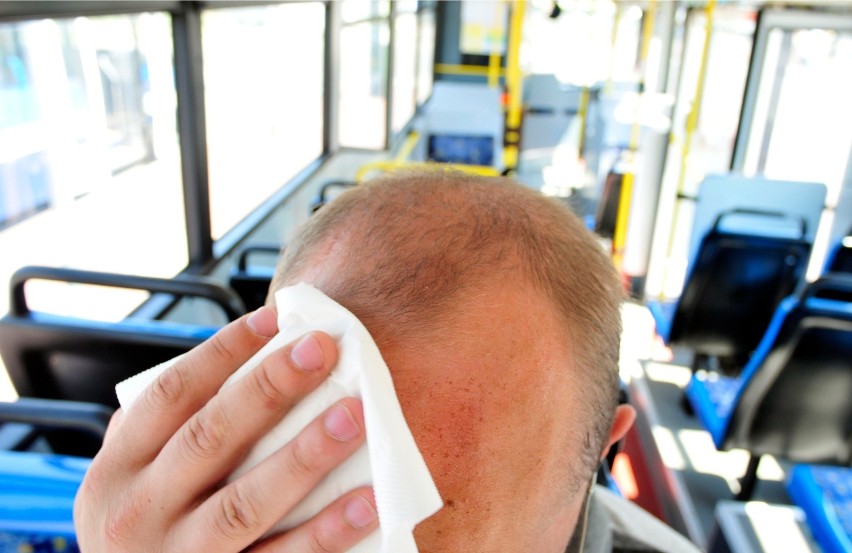 Pasażerowie narzekają na  ukrop panujący w autobusach i...