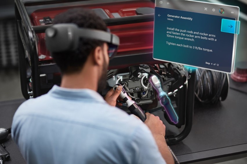 Microsoft pokazał drugą generację swoich gogli rzeczywistości mieszanej – HoloLens