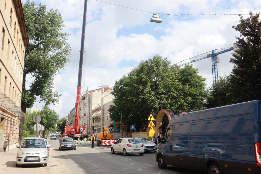 Utrudnienia na ulicy Żeromskiego. Ciasno prze budowę Lidla! ZDJĘCIA