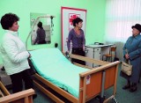 Wypożyczalnia sprzętu medycznego Caritas ma więcej łóżek