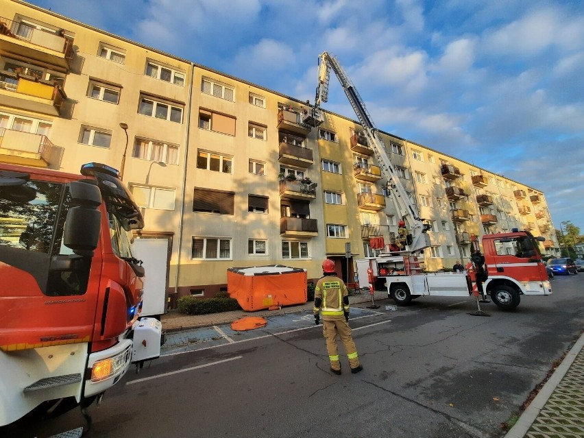 3-latek na balkonie bez opieki w Śremie. Do akcji ruszyli...