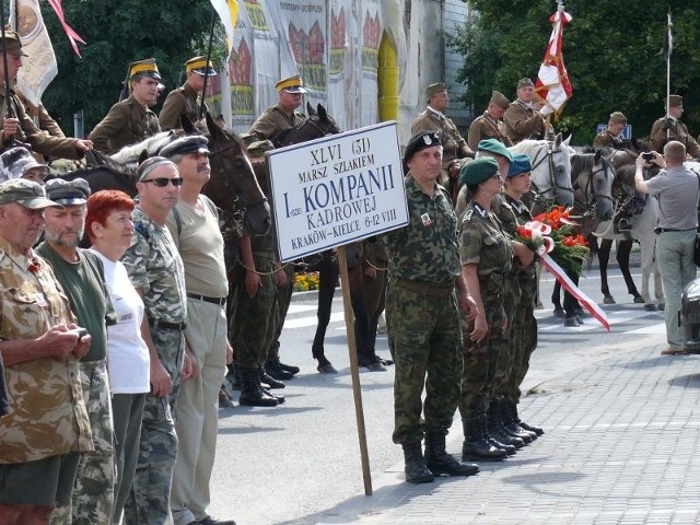 Kadrówka we wtorek na jędrzejowskim rynku.