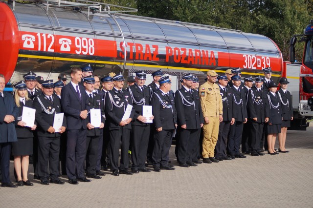 Nowy sprzęt, pojazd oraz wręczenie aktów włączenia do KSTG pięciu jednostkom OSP w województwie podlaskim.