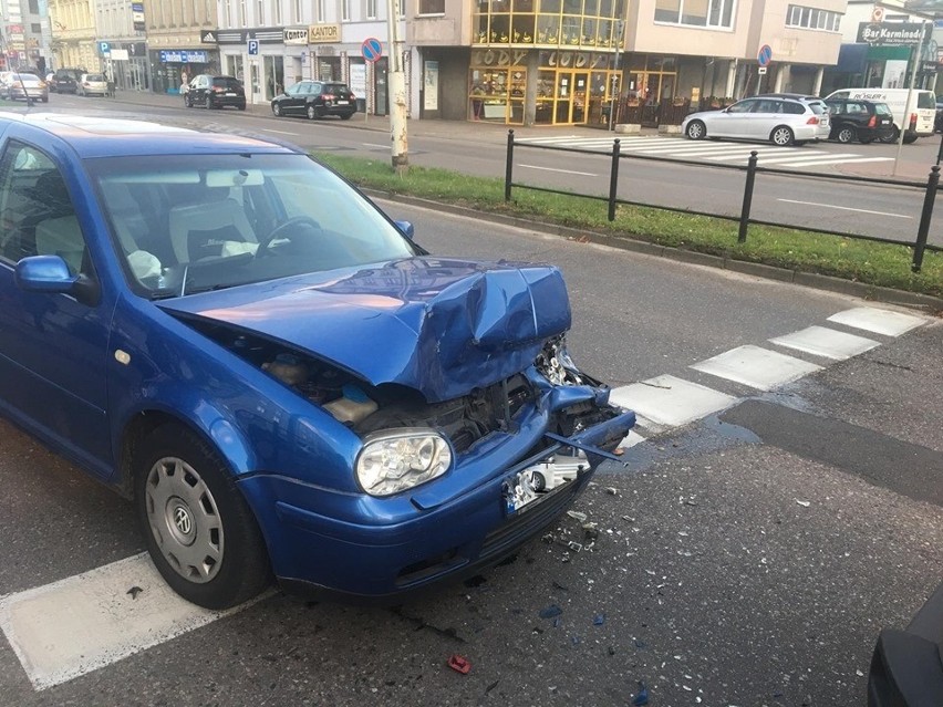 W poniedziałkowe popołudnie na ulicy Zwycięstwa w Koszalinie...