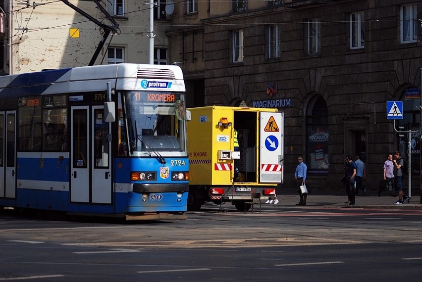 Wykolejenie tramwaju koło Capitolu. Ruch w jednym kierunku zablokowany