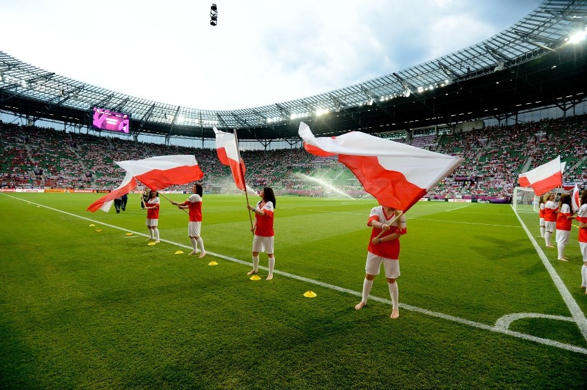 Więcej kibiców na meczach Polski z Rosją oraz Islandią