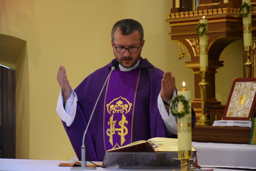 Pogrzeb Piotra Sollocha, byłego burmistrza Krapkowic. Żegnały go tłumy mieszkańców 