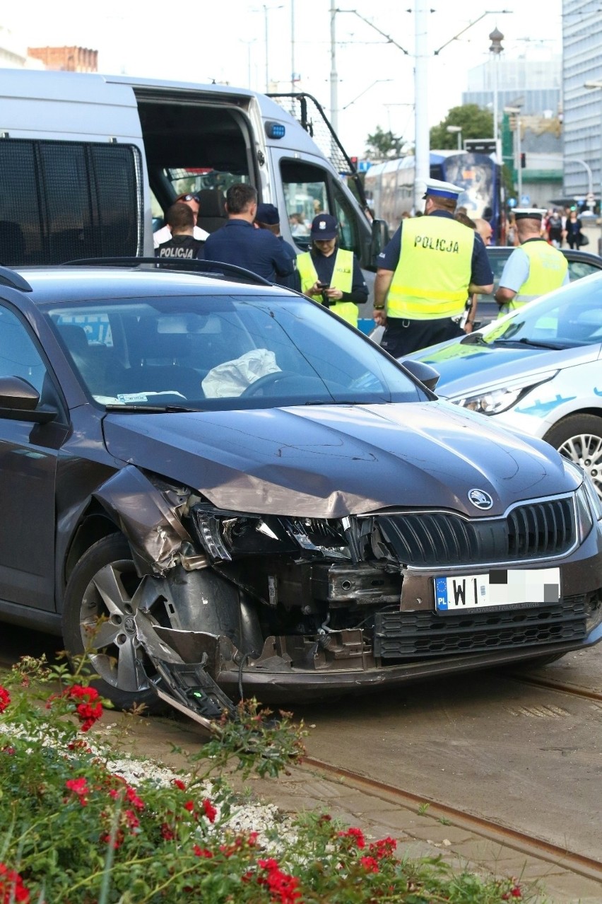 Wypadek przy placu Dominikańskim. Spore utrudnienia (ZDJĘCIA)