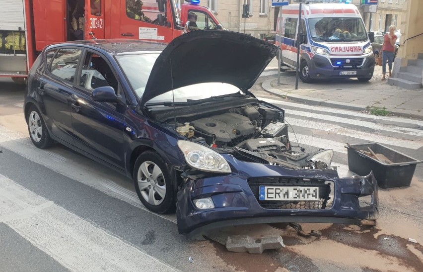 Groźny wypadek w centrum Łodzi. Po godz. 12 na skrzyżowaniu...