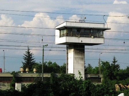 Kobieta została natychmiast odsunięta od służby i trafiła do aresztu.