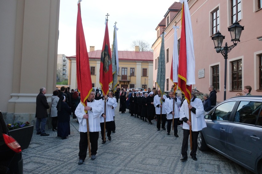 Zobaczcie zdjęcia z procesji rezurekcyjnej w bazylice...