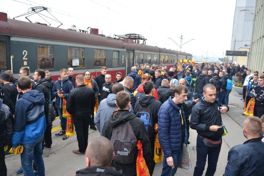 700 kibiców Korony Kielce pojechało na mecz do Zabrza