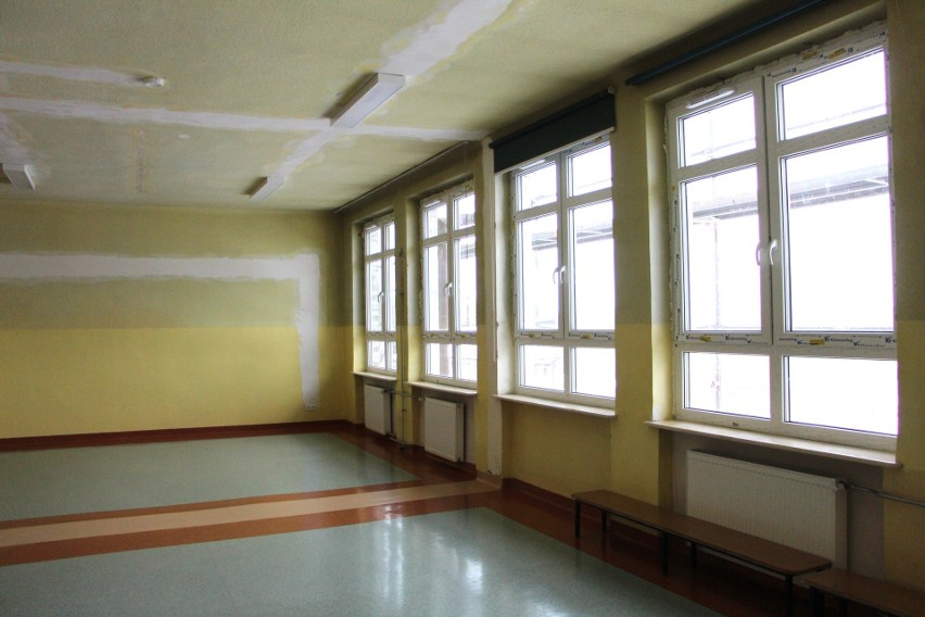 Trwa modernizacja szkoły w Przytyku, budynek jest ocieplany. Uczniom poprawią się warunki do nauki