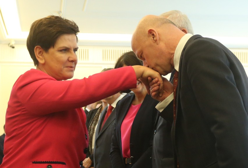 Premier Beata Szydło zaprezentowała efekty rekonstrukcji...