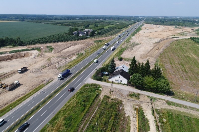 Budowa nowej, ekspresowej trasy numer 7 do Warszawy trwa już...