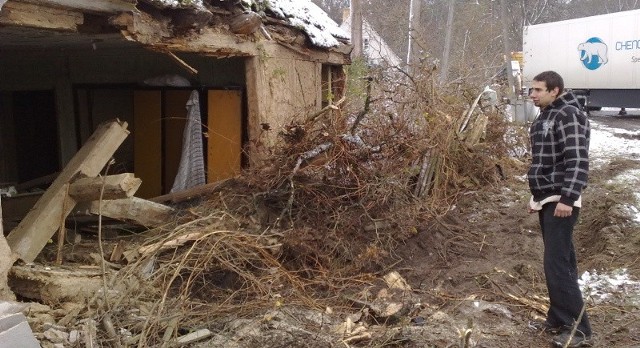 Właściciel budynku Grzegorz Pisera jest załamany. Dom kupił zaledwie dwa miesiące temu.