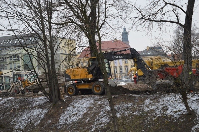 Wrocław: Zmienia się bulwar nad fosą [ZDJĘCIA]