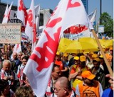 Rzeszów Praga: związkowcy demonstrują w Pradze w obronie miejsc pracy