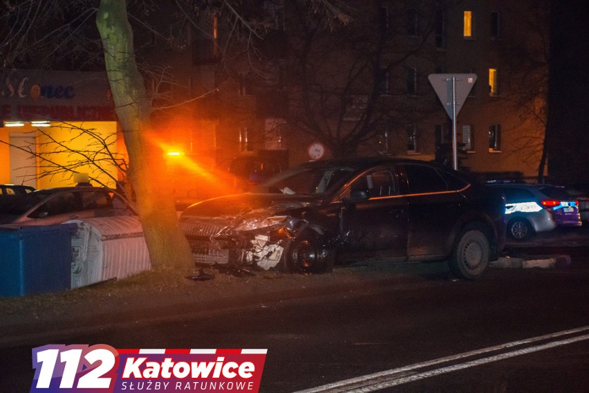 W Katowicach przy ul. Ligockiej zderzyły się 3 samochody