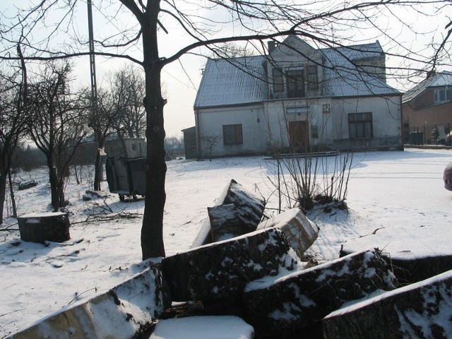 Firma Skanska nadal oczekuje na stosowne działania ze strony władz Tarnobrzega i nie przystąpi do prac wyburzeniowych "Belwederu&#8221;, dopóki budynek jest zamieszkały