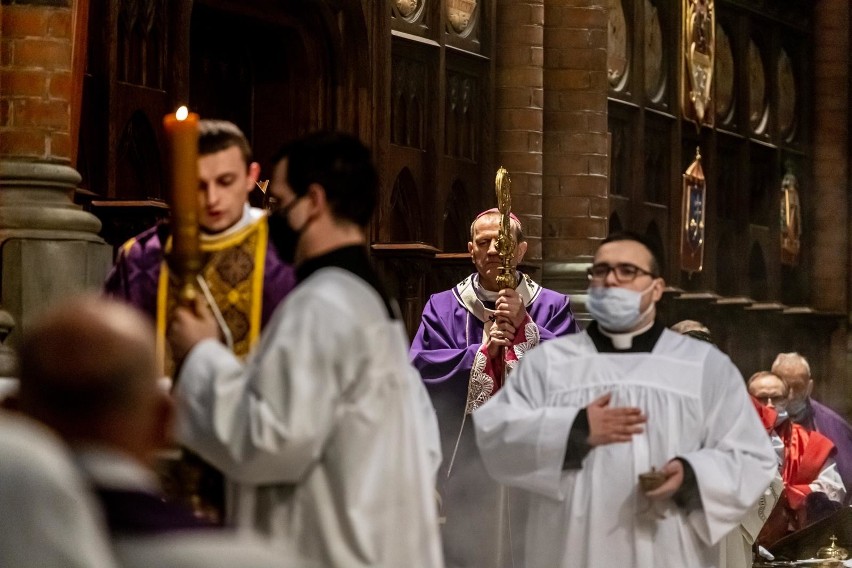 Pożegnalna Msza abp. Tadeusza Wojdy w białostockiej...