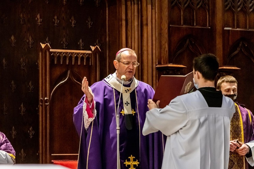 Pożegnalna Msza abp. Tadeusza Wojdy w białostockiej...