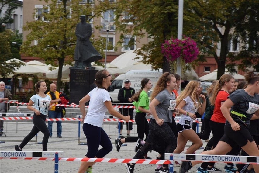 Bieg Złota Mila w Częstochowie. Najwięcej młodych zawodników ZDJĘCIA 