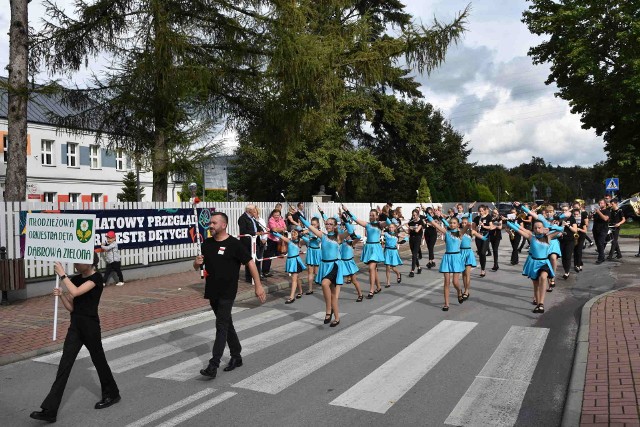 Orkiestry dęte zjechały do Koniecpola. Zaprezentowało się ponad 300 muzyków. Zobacz kolejne zdjęcia. Przesuwaj zdjęcia w prawo - naciśnij strzałkę lub przycisk NASTĘPNE