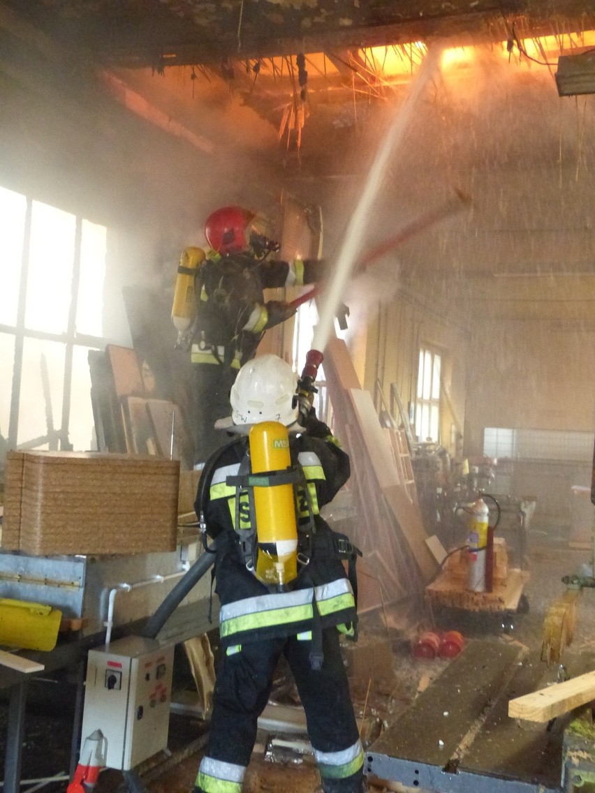 Pożar w Fabryce Mebli Meblodex w Suchedniowie