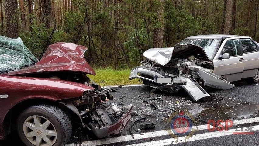 Droga Łyse - Łomża. Wypadek, pięć osób w szpitalu