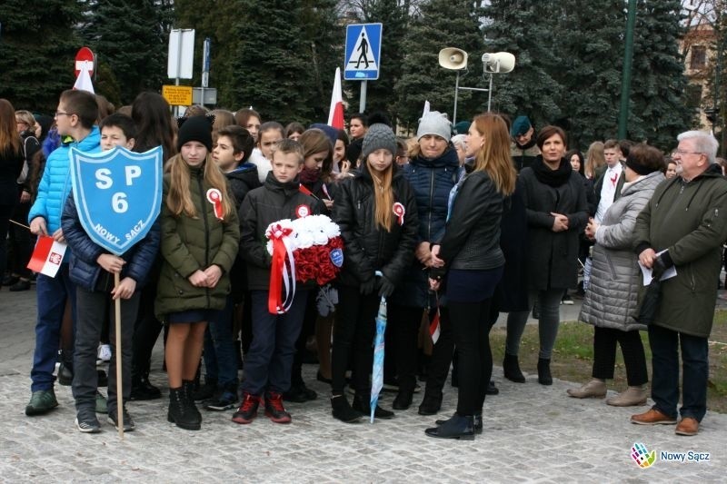 Nowy Sącz. Wiemy, które szkoły wygrały turniej z okazji 100-lecia odzyskania przez Polskę niepodległości [ZDJĘCIA]