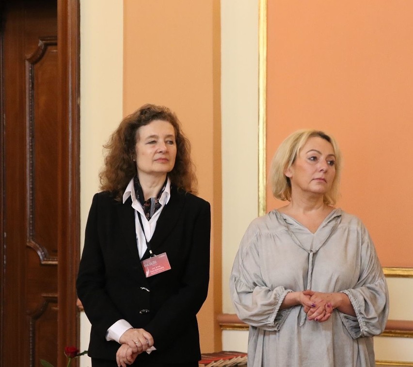 Prof. Ewa Iżykowska-Lipińska (z lewej) podczas gali I...