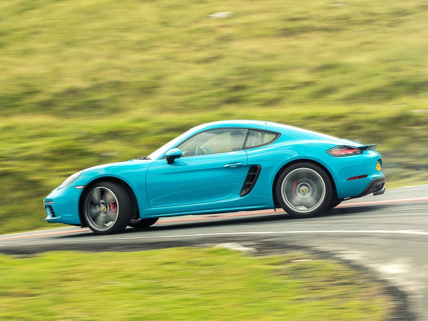 Porsche 718 Cayman S...