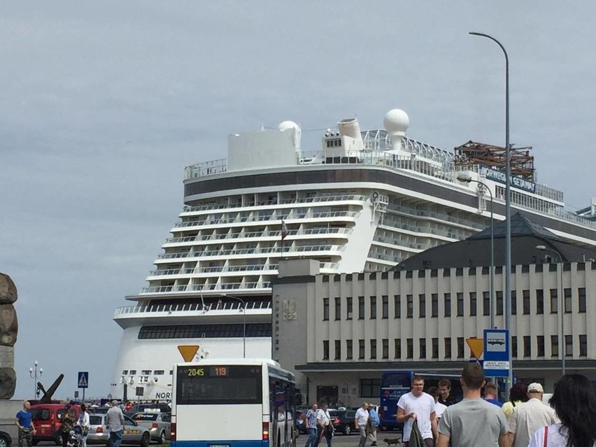 Do Gdyni wpłynął największy statek pasażerski w historii polskich portów [zdjęcia]