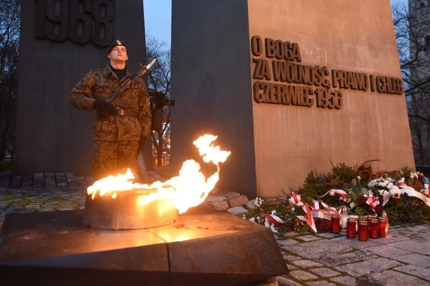 Plac Mickiewicza: Obchody 34. rocznicy stanu wojennego