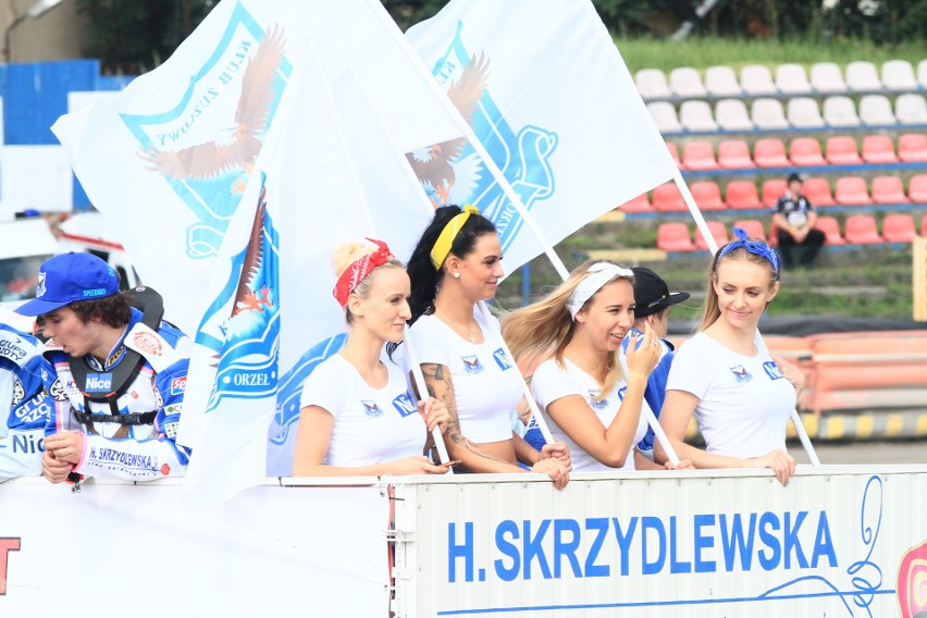 Piękne kobiety na meczach Orła Łódź. Kibice wspierają sponsorów Orła Łódź [ZDJĘCIA]