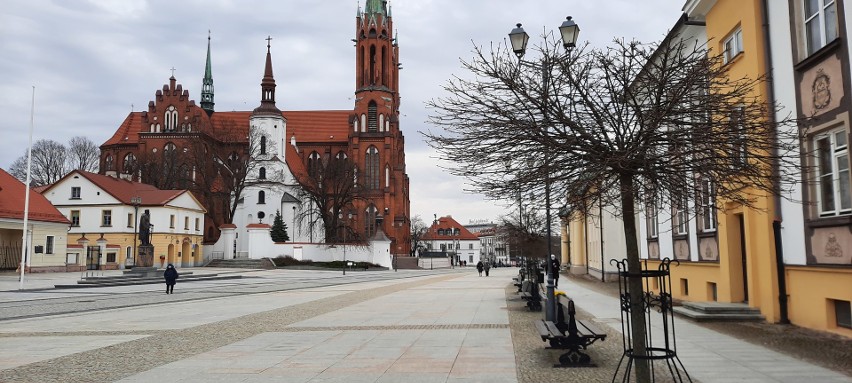 W Białymstoku nie tylko trakty spacerowe były puste. Place...