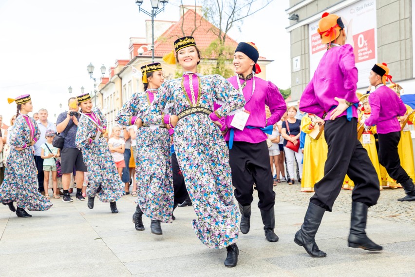 Wczoraj przez centrum Białegostoku przeszła barwna parada...