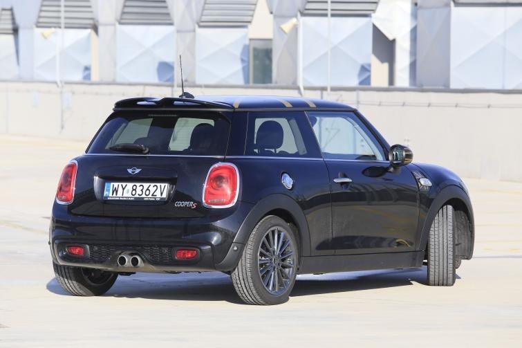 Testujemy: Mini Cooper S - miejski rozrabiaka (WIDEO,...