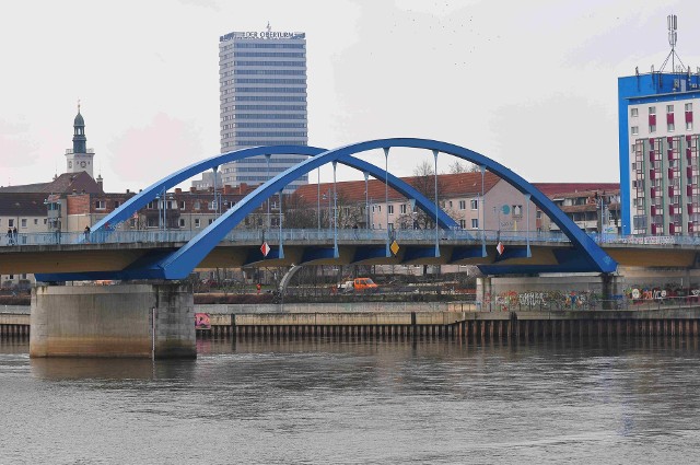 Przejazd mostem granicznym w Słubicach jest utrudniony po akcji policji.