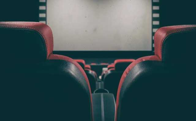 Koszalińskie kino Kryterium w piątek rusza z dwoma tytułami -  „Palm Springs” oraz „Jeszcze jest czas”. 